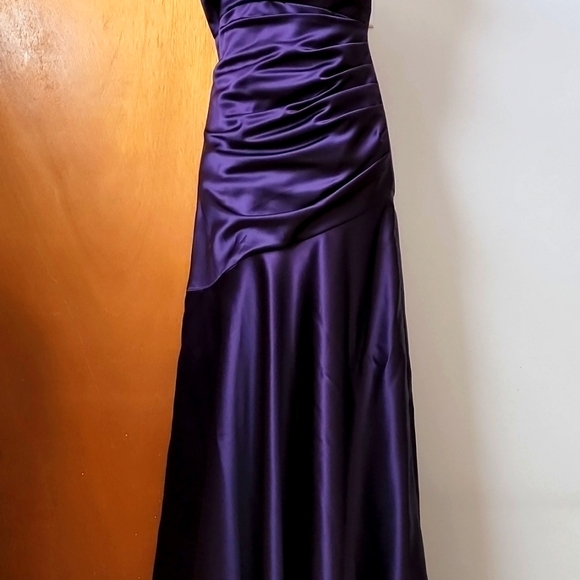 Bridesmaid Prom Strapless Purple Gown Wedding Prom - Picture 5 of 8